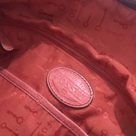 Vintage red leather Fossil Explorer shoulder overnight tote purse - Picture 4 of 10